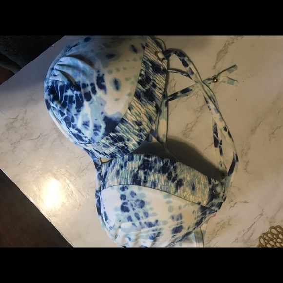 Victoria secret 34D top in like new condition - Picture 1 of 1